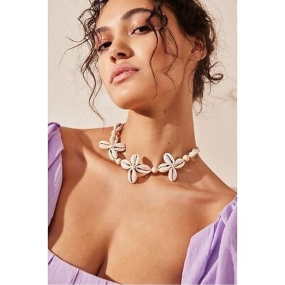 Free People Happy Days Shell Necklace NWT Neutral Bohemian Beach Choker Summer - Picture 13 of 16